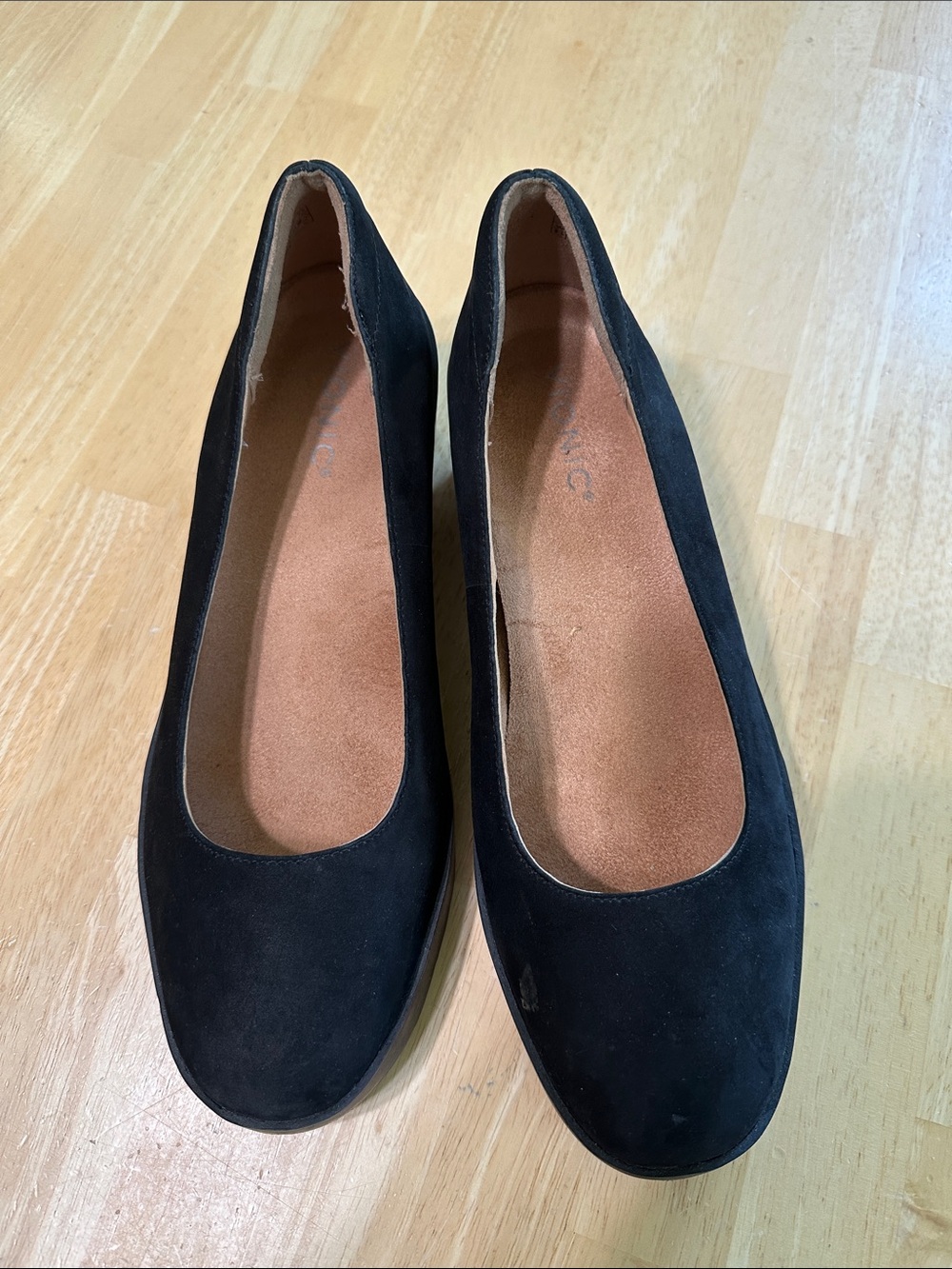 Vionic Sereno Black wedge pumps, size 9.5